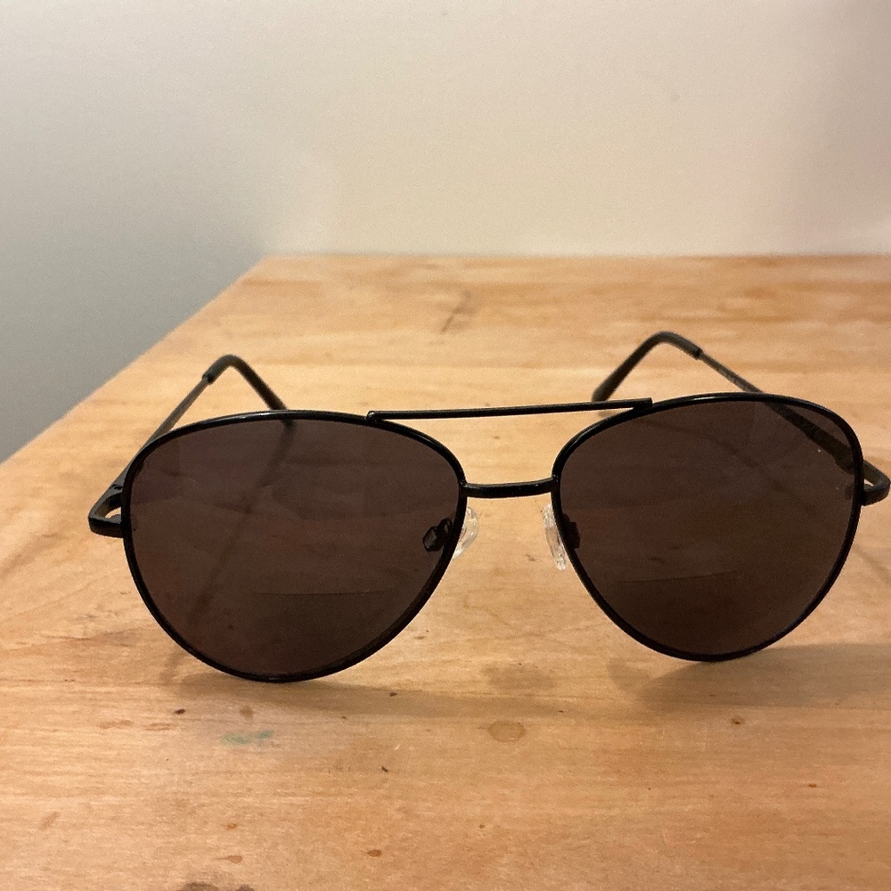 Heat Wave Sun Peepers Bifocal Sunglasses Aviator +1.50 PD 62+- 1mm